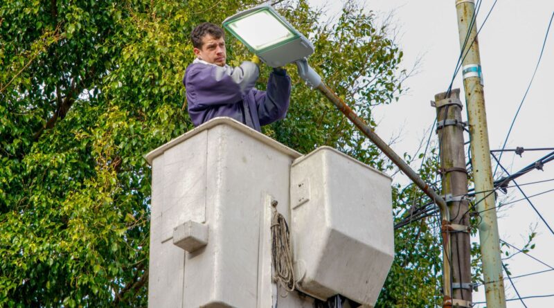 Avanza el recambio de luminarias en los barrios de Berazategui