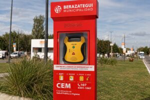 Un desfibrilador municipal fue clave para salvar la vida de un vecino de Berazategui