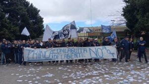 Reclaman la reincorporación de trabajadores despedidos de la fábrica textil Alter de Berazategui