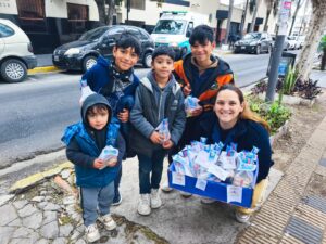 Berazategui | Policías solidarios entregarán golosinas y juguetes por el Día del Niño