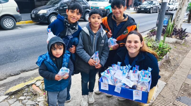 Berazategui | Policías solidarios entregarán golosinas y juguetes por el Día del Niño