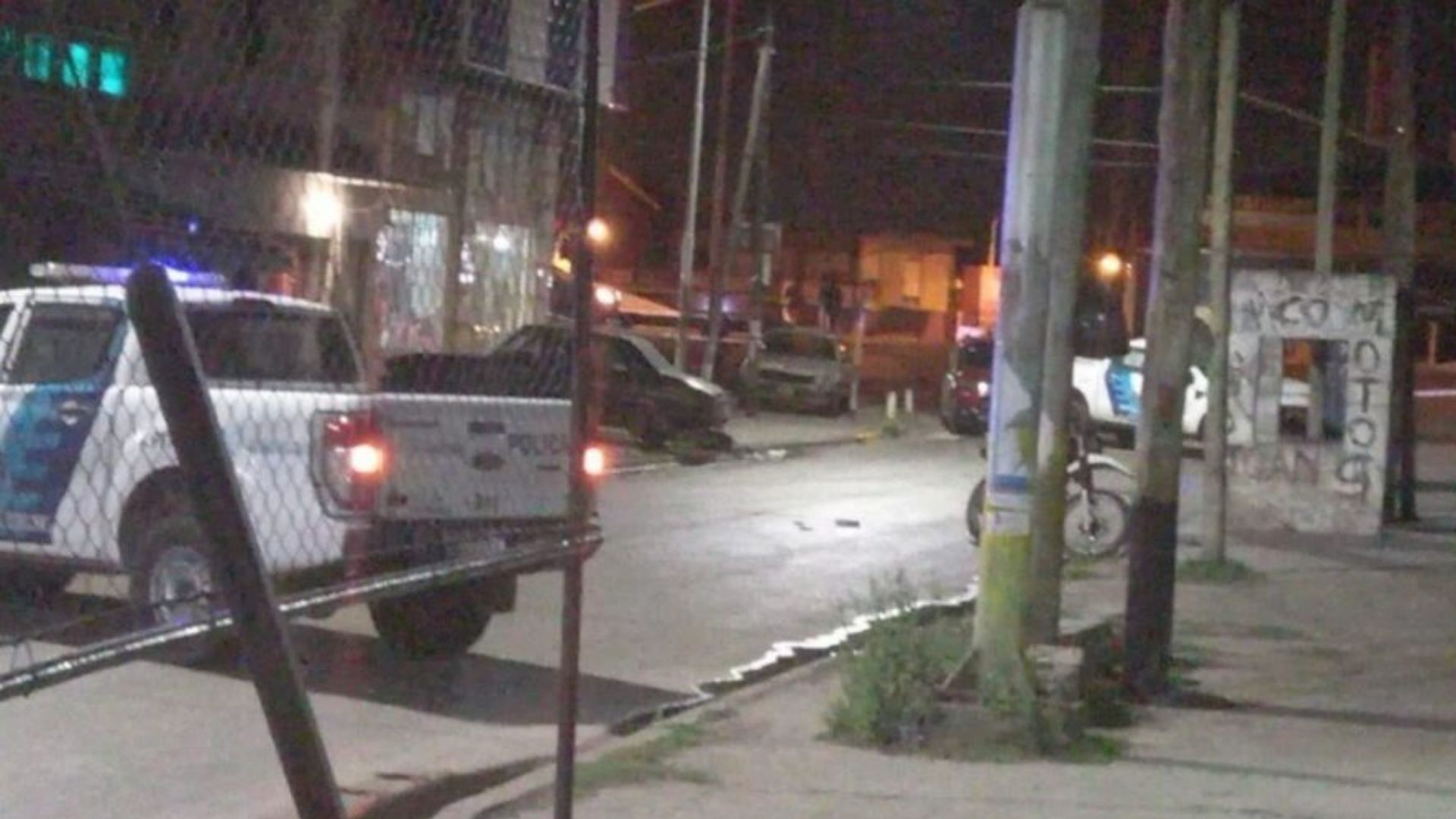 Una oficial de policía mató a un "motochorro" que intentó asaltar a dos personas