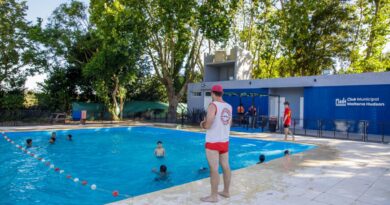 Verano a pleno en la pileta del Club Maltería Hudson