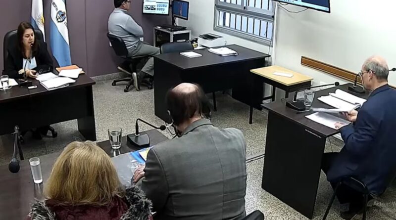 Condenaron a una docente que les exigía dinero a sus alumnos para aprobarlos