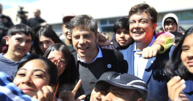 Kicillof y Espinoza encabezaron un acto por el Día de la Lealtad en La Matanza