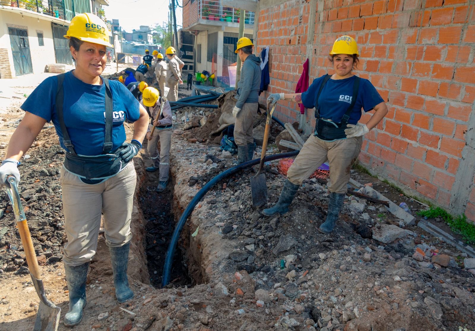 AySA trabaja para llegar con agua potable a más barrios populares de Quilmes