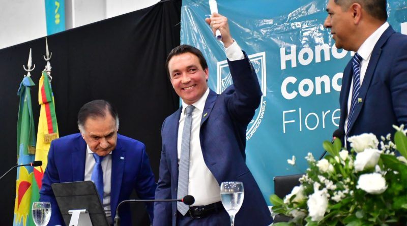 Andrés Watson asumió un nuevo mandato como intendente de Florencio Varela
