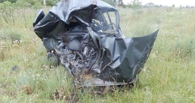 Un tren con pasajeros y una camioneta chocaron en el cruce de Ruta 2: un muerto
