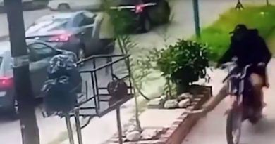 Motochorro murió baleado por un policía al que quiso asaltar en Bernal Oeste