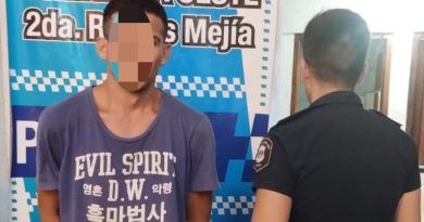 Matan a puñaladas a una adolescente de 14 años y hieren a su mamá y una amiga de 13