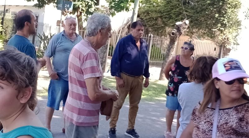 Vecinos de la zona oeste se reunieron en la Parroquia San Onofre por la falta de agua
