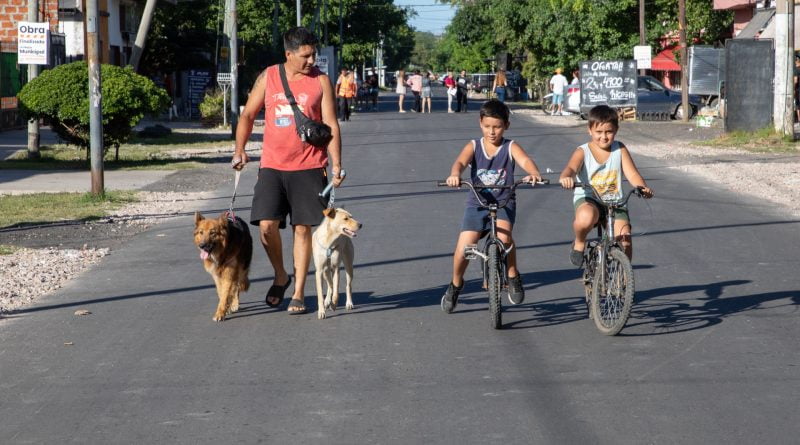 Mussi inauguró la repavimentación de una calle en Gutiérrez