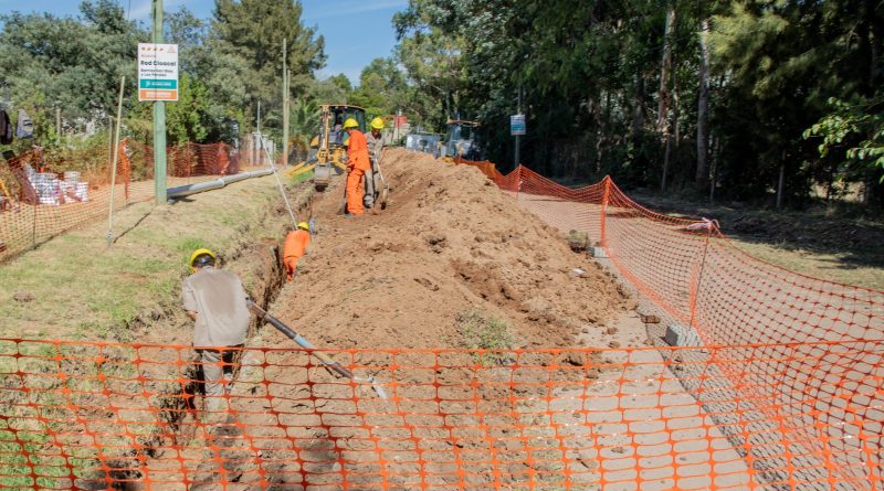Avanzan las obras de extensión de la red cloacal de Ranelagh