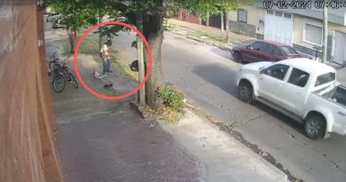 Mataron a un hombre que quedó en medio de un tiroteo cuando cortaba el pasto