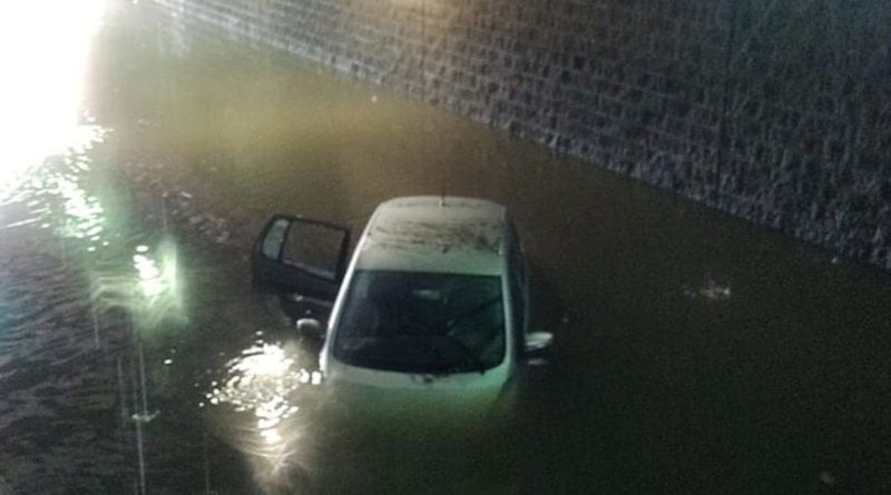 Berazategui | Automovilista murió al intentar cruzar un bajo nivel inundado