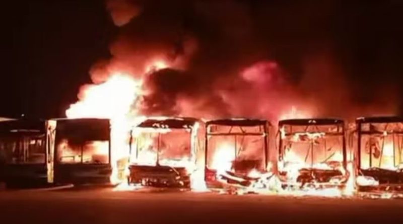 Ardió un depósito de colectivos en Florencio Varela