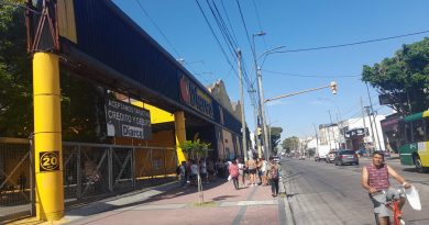 UTEP protestó frente a supermercados exigiendo alimentos para sus comedores