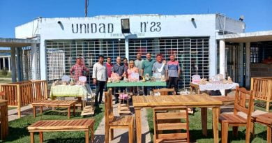 Internos de la unidad 23 donaron muebles al Club de Madres "RENACER"