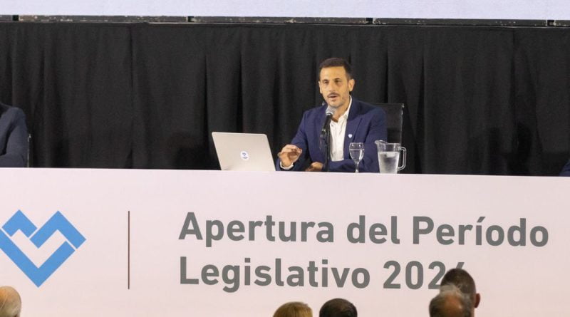 Julián Álvarez: “Es momento que los que más ganan ayuden a sacar a Lanús adelante”