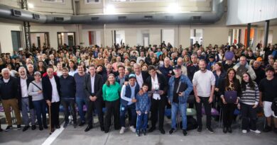 Avellaneda celebró su 173º aniversario distinguiendo a vecinos y vecinas
