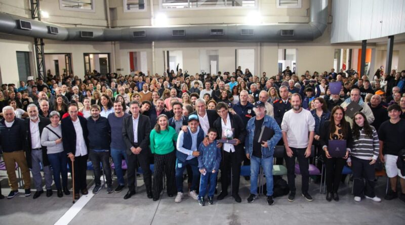 Avellaneda celebró su 173º aniversario distinguiendo a vecinos y vecinas
