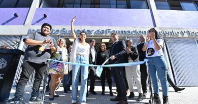 Kicillof inauguró el nuevo edificio del Instituto Superior de Formación Docente y Técnica N°83