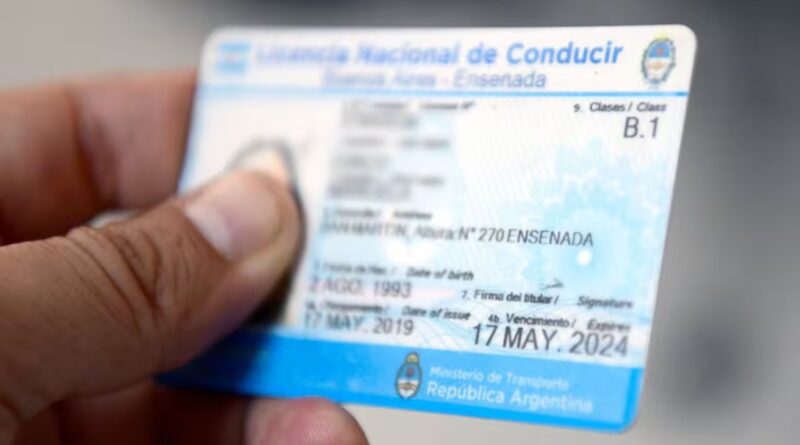 Detuvieron a diez personas que integraban una red de licencias de conducir falsas
