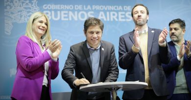 Kicillof formalizó la transferencia de $37.549 millones para los 135 municipios