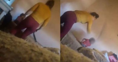 Detuvieron a una mujer por golpear a su hija con un cinturón