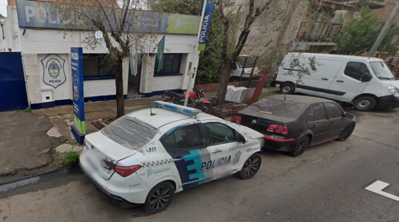 Halló a su hermana muerta de una puñalada: investigan si la mataron durante un robo