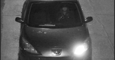 Policía de Varela detenida, acusada de integrar banda que cometía entraderas en Berazategui