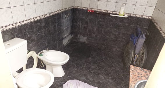 Clausuran geriátrico en Ezpeleta "los ancianos estaban hacinados y los bañaban con agua fría"