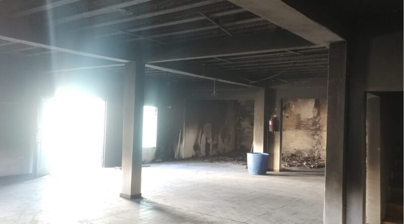 Vandalismo e incendio en una Sociedad de Fomento de Berazategui