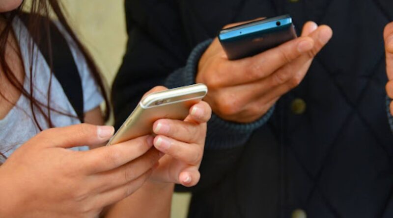 Cómo introducir de manera adecuada los celulares en la vida de un niño