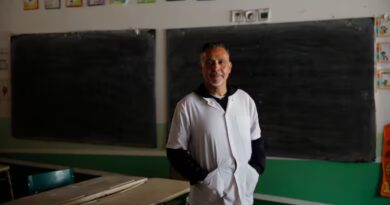 "Docentes que inspiran": Docente varelense fue destacado entre los mejores del país