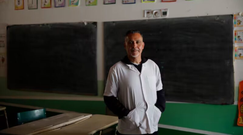 "Docentes que inspiran": Docente varelense fue destacado entre los mejores del país