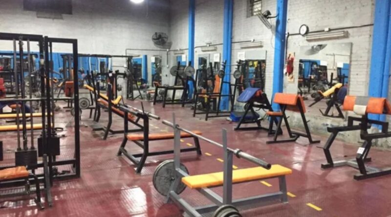 Murió tras golpear su cabeza en el gimnasio (imagen ilustrativa)