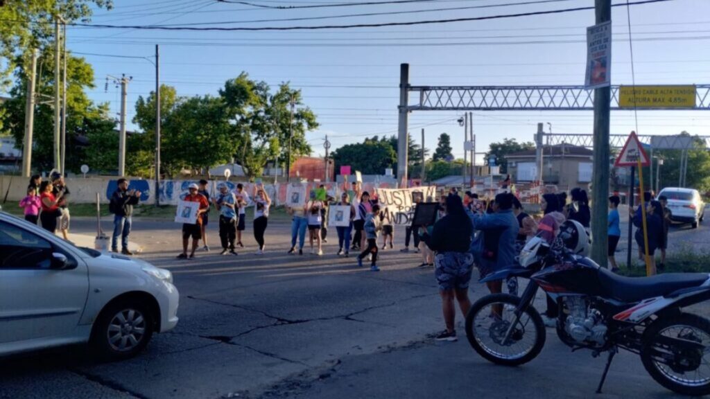 Berazategui | Exigieron justicia por dos crímenes y acusan a una misma familia