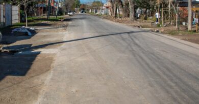 Berazategui: nuevo asfalto para el barrio Jacarandá