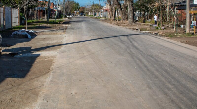 Berazategui: nuevo asfalto para el barrio Jacarandá