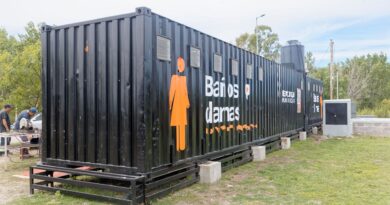 Instalaron los nuevos baños y espacios de servicio en la Costa de Hudson