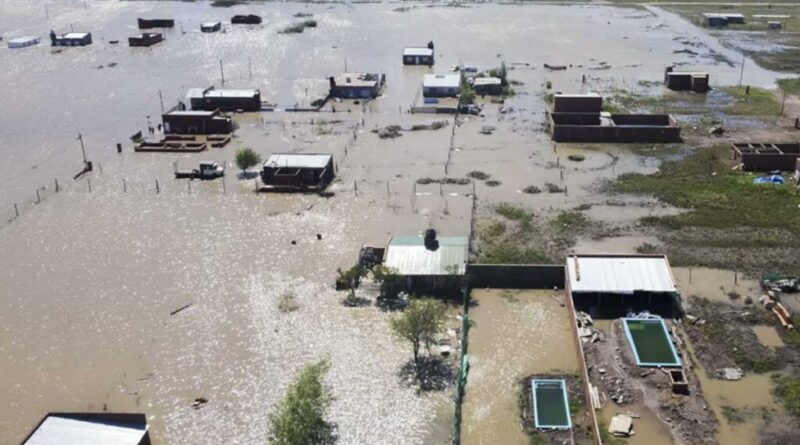 Bomberos de Quilmes y Berazategui reciben donaciones para Bahía Blanca