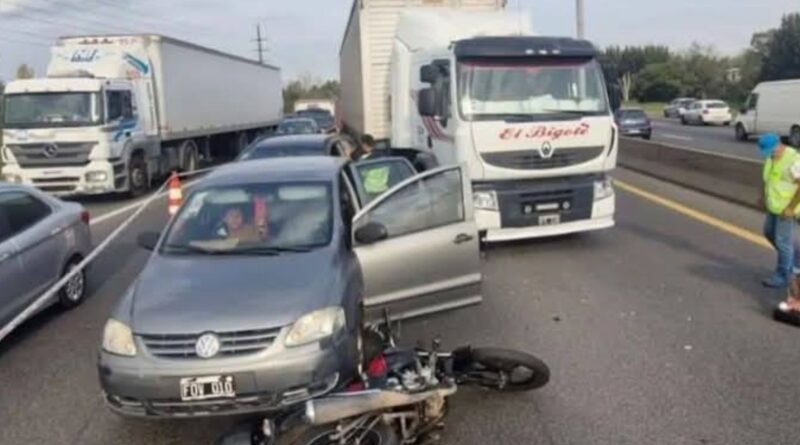 Quilmes | Joven motociclista murió en un siniestro vial en la Autopista