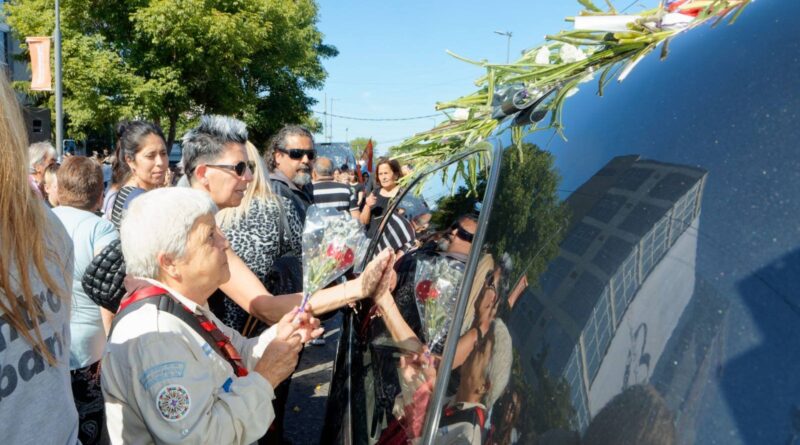 Berazategui despidió a Juan José Mussi con una multitudinaria caravana