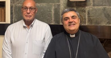 Encuentro clave entre el Padre Obispo Maxi y el Dr. Claudio Yacoy: Iglesia y Estado en diálogo por los Derechos Humanos