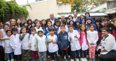 Carlos Balor participó del festejo por los 100 años de la Primaria N° 9