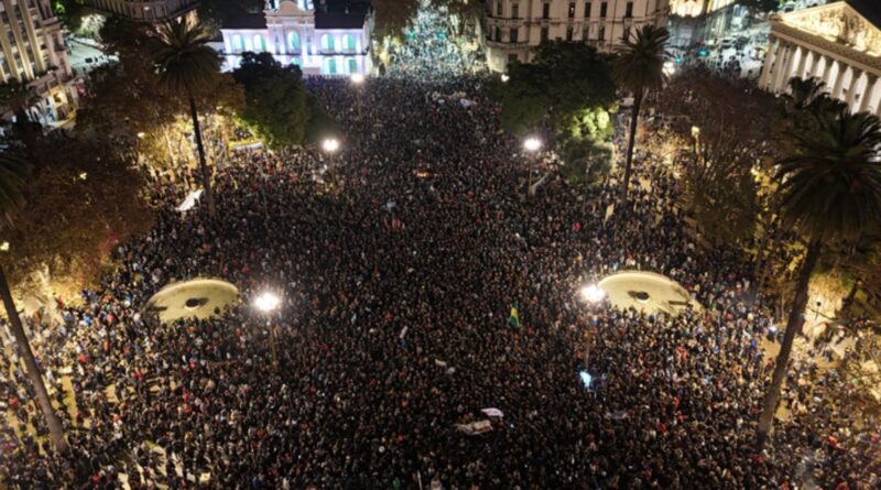 La Plaza de Mayo, epicentro de una nueva "misa ricotera" para despedir al Indio Solari