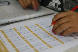 Pruebas PISA 2025: la Argentina vuelve a caer en todas las materias y es el peor dato desde 2006